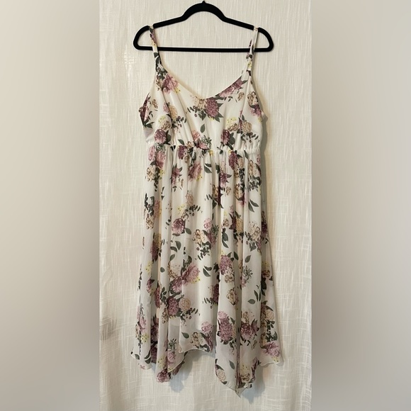 Torrid floral handkerchief hem dress (plus size; size 00) - Picture 6 of 13